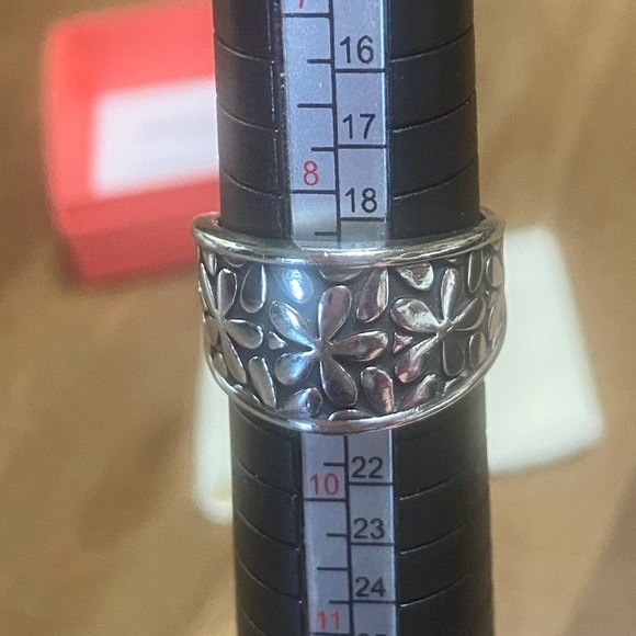 RETIRED James Avery Spring Blossom Flower Band Ring Size 9 - Picture 12 of 13